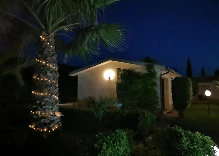 4 - By Interhome דירה *